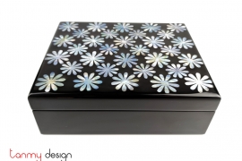 Black lacquer box attached with chrysanthemum 22x27xH9 cm